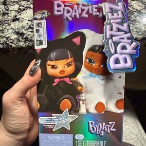 Closed Bratziez bag charm box